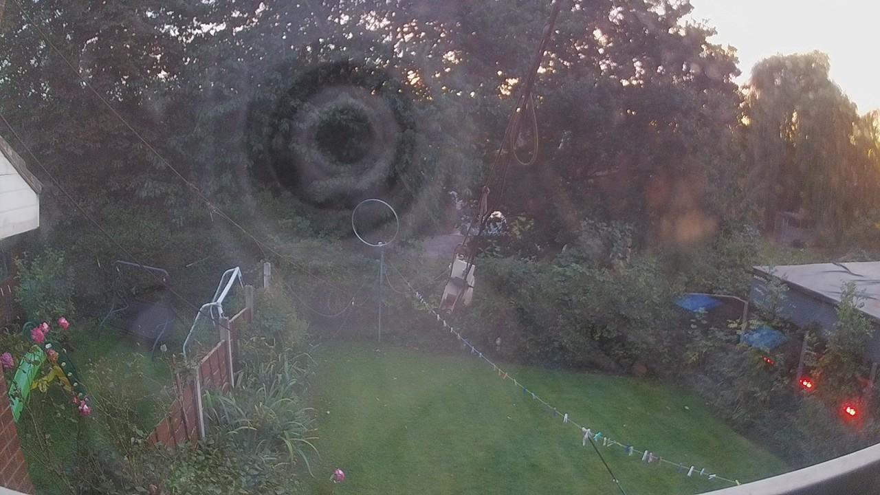 20261004_175209_cam1.jpg